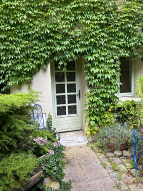 Maison de ville arborée avec cachet